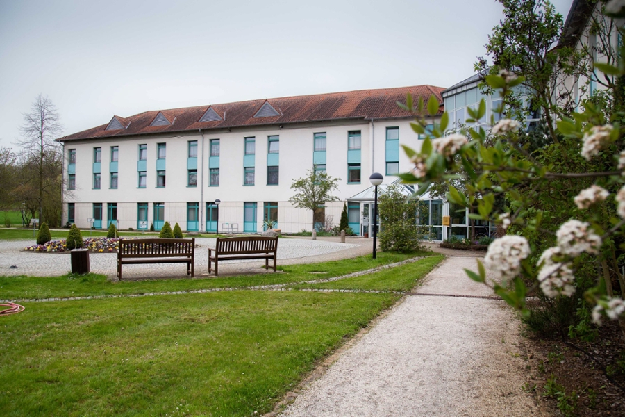 Eingang Klinik Dübener Heide Eingang Klinik Dübener Heide