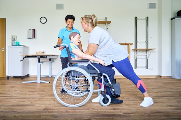 Startbild Imagefilm Klinik Dübener Heide Startbild Imagefilm Klinik Dübener Heide